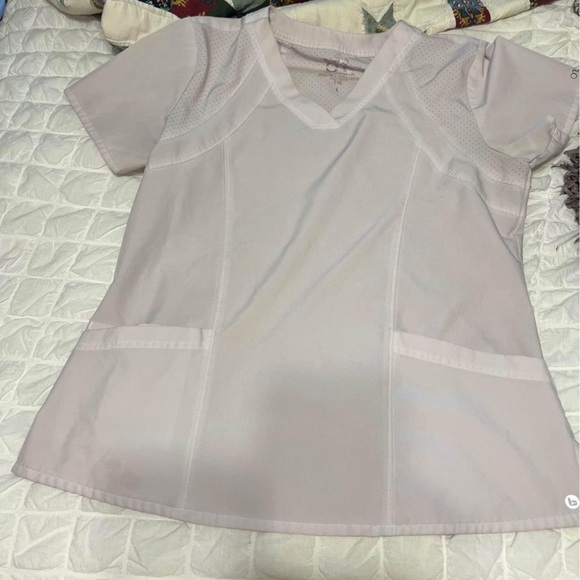 Small closet clean out, medium- large sizes - Picture 1 of 11